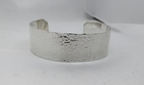 ”Hamrat” armband, silver. 950:-SEK